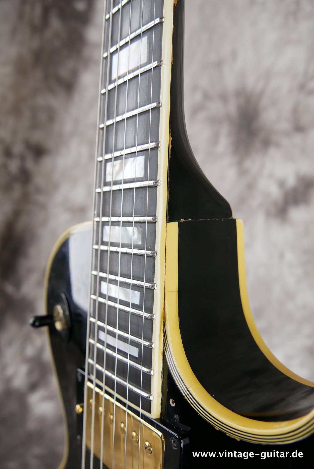 Gibson-Les-Paul-Custom-1974-black-013.JPG