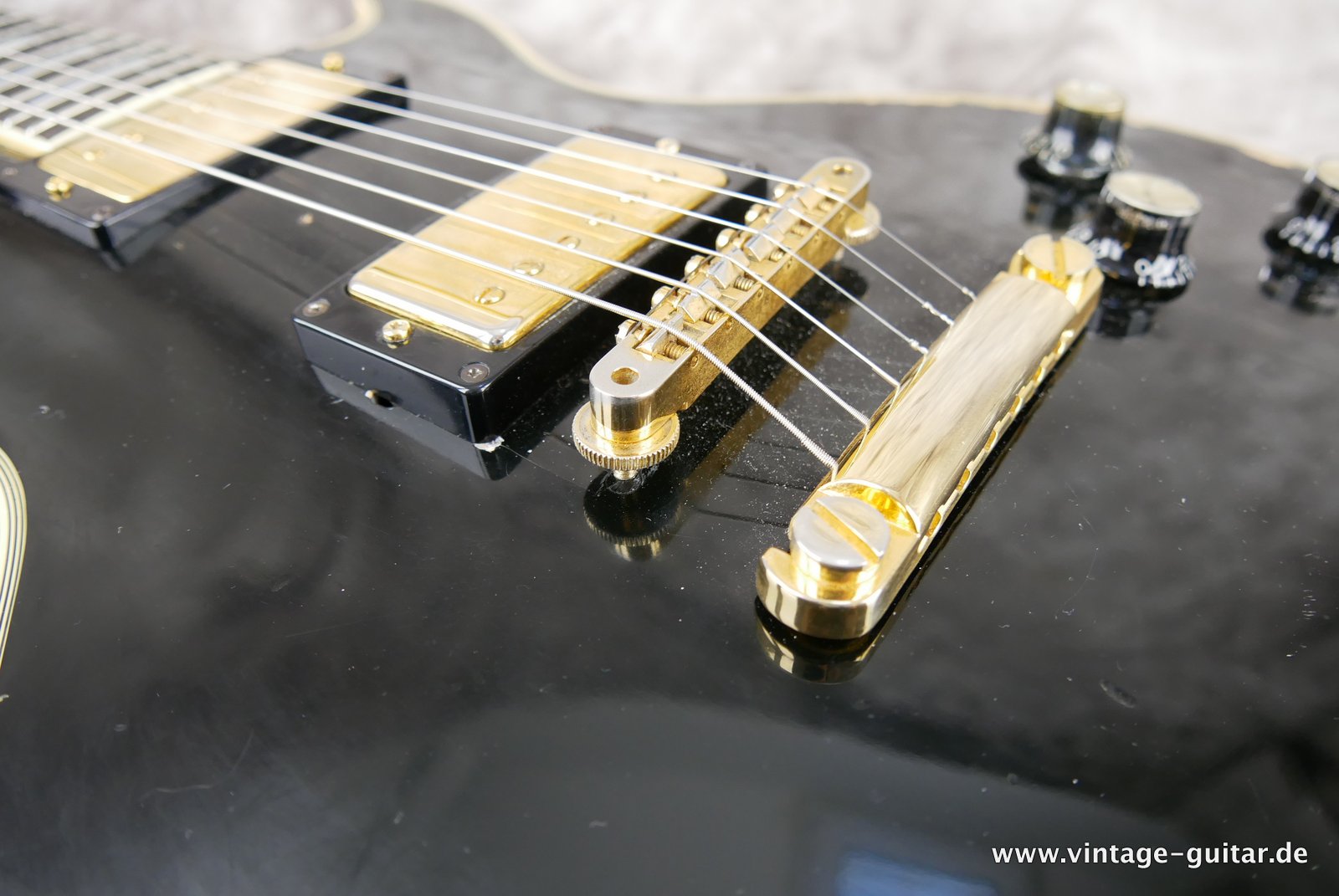 Gibson-Les-Paul-Custom-1974-black-019.JPG