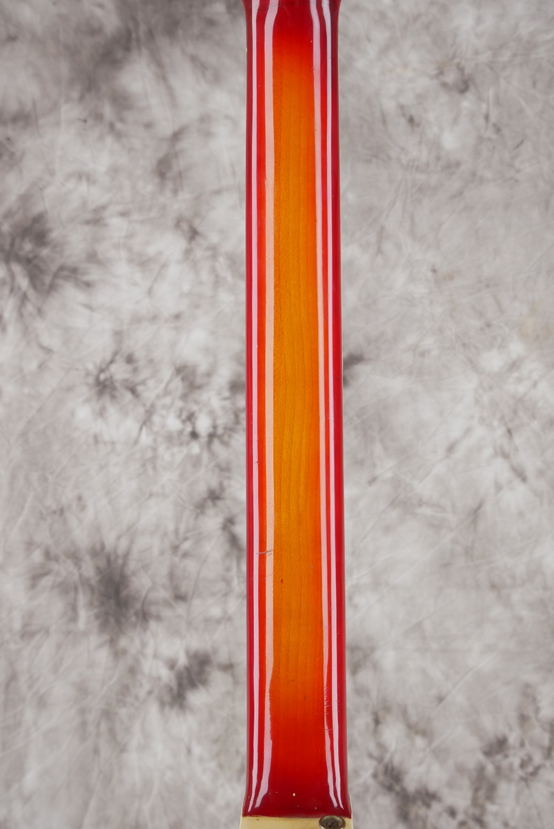 img/vintage/4656/Hoefner_4578_custom_build_Fuzz_cherry_burst_1967-012.JPG
