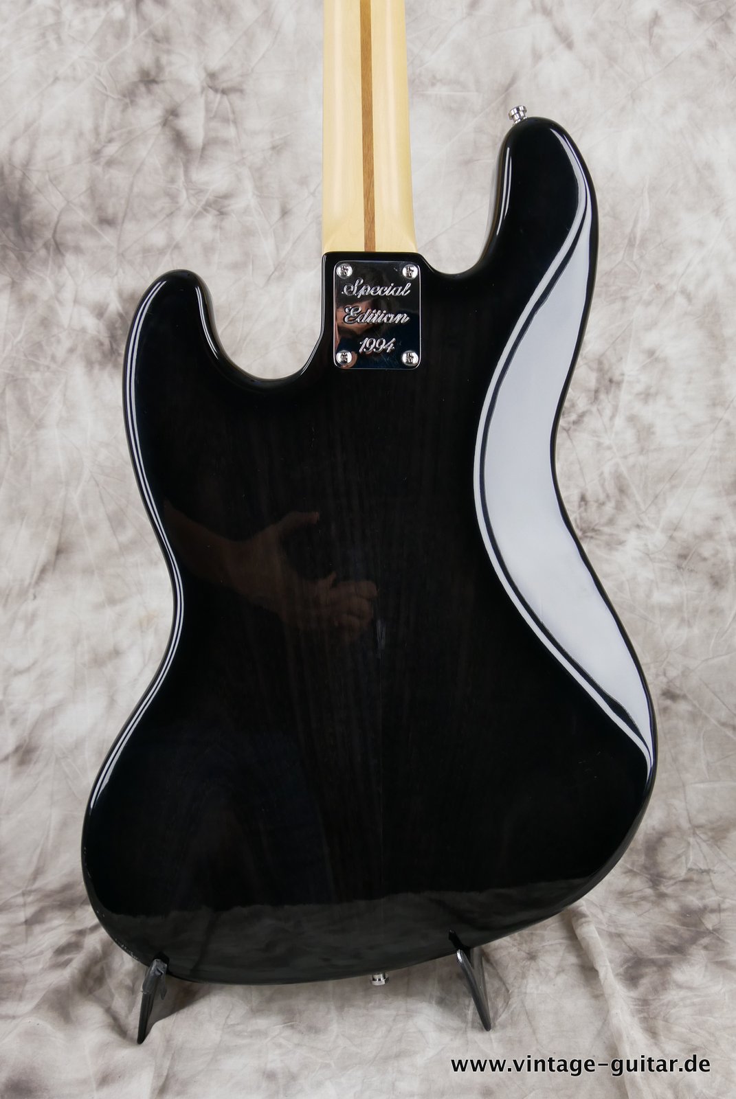 Fender-Jazz-Bass-1994-special-edition-black-see-thru-003.JPG