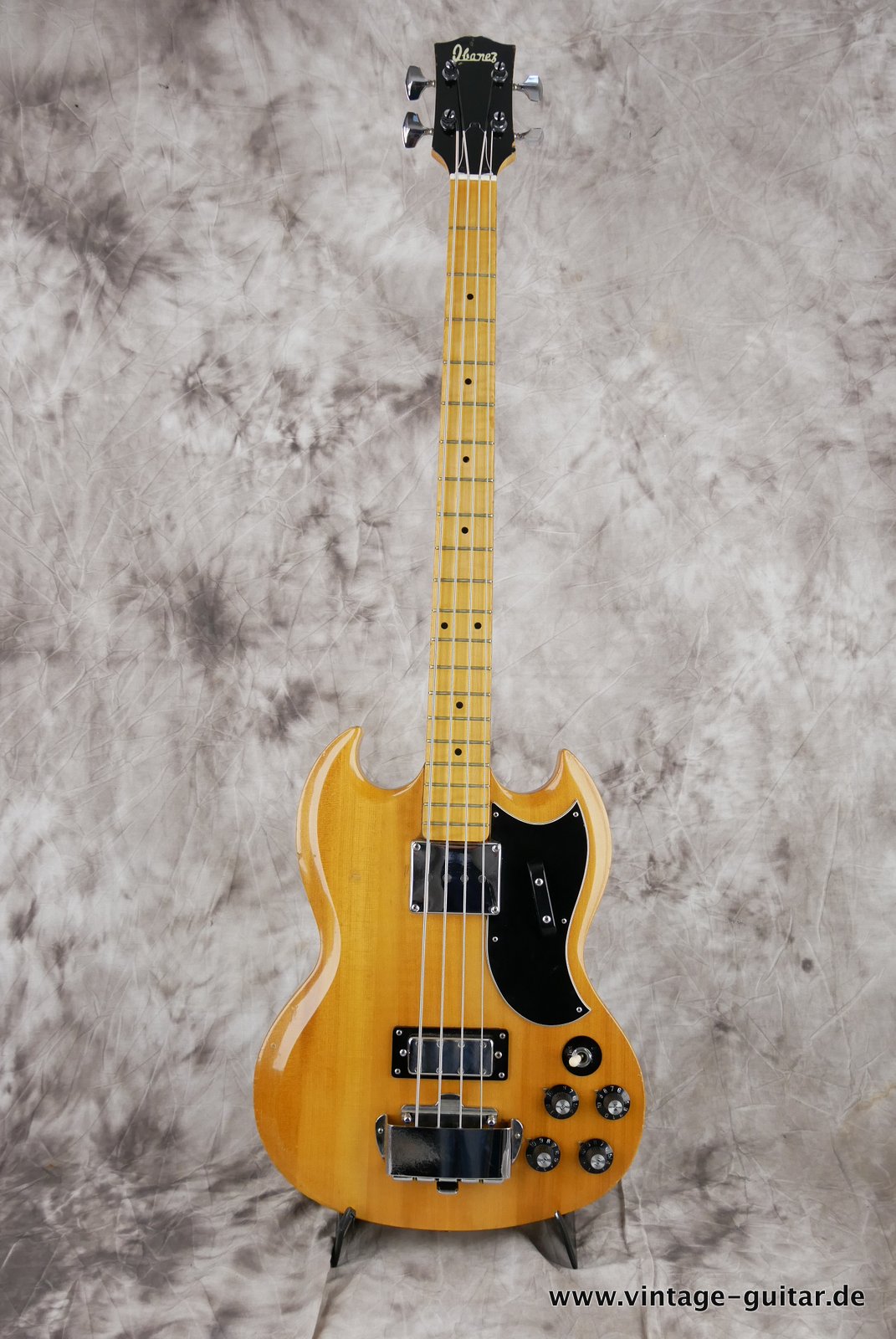 img/vintage/4666/Ibanez-Model-2452-Bass-1975-001.JPG