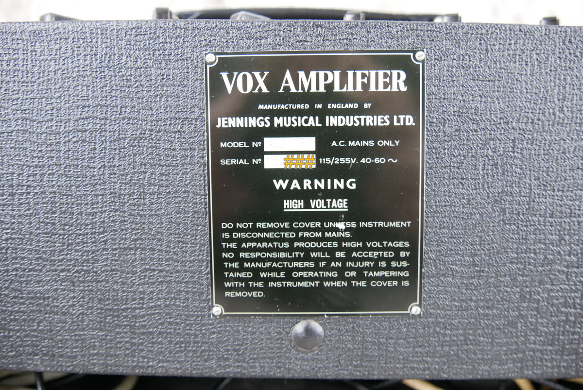 Vox_AC_30_Head_black_1963-009.JPG