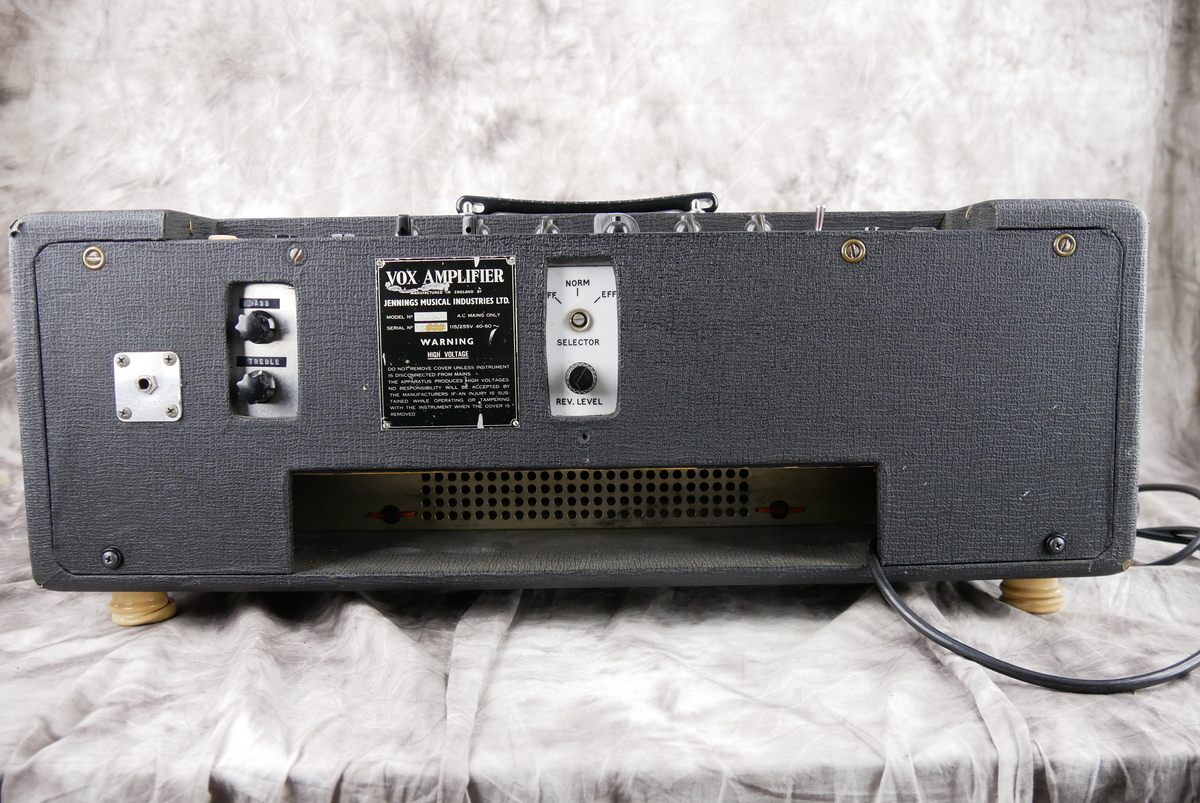 img/vintage/4675/Vox_AC_30_Head_copper_panel_top_boost_black_1963-002.JPG