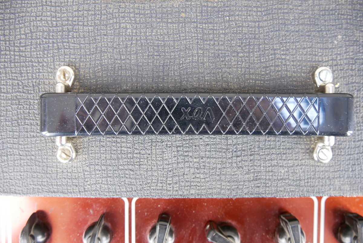 img/vintage/4675/Vox_AC_30_Head_copper_panel_top_boost_black_1963-008.JPG