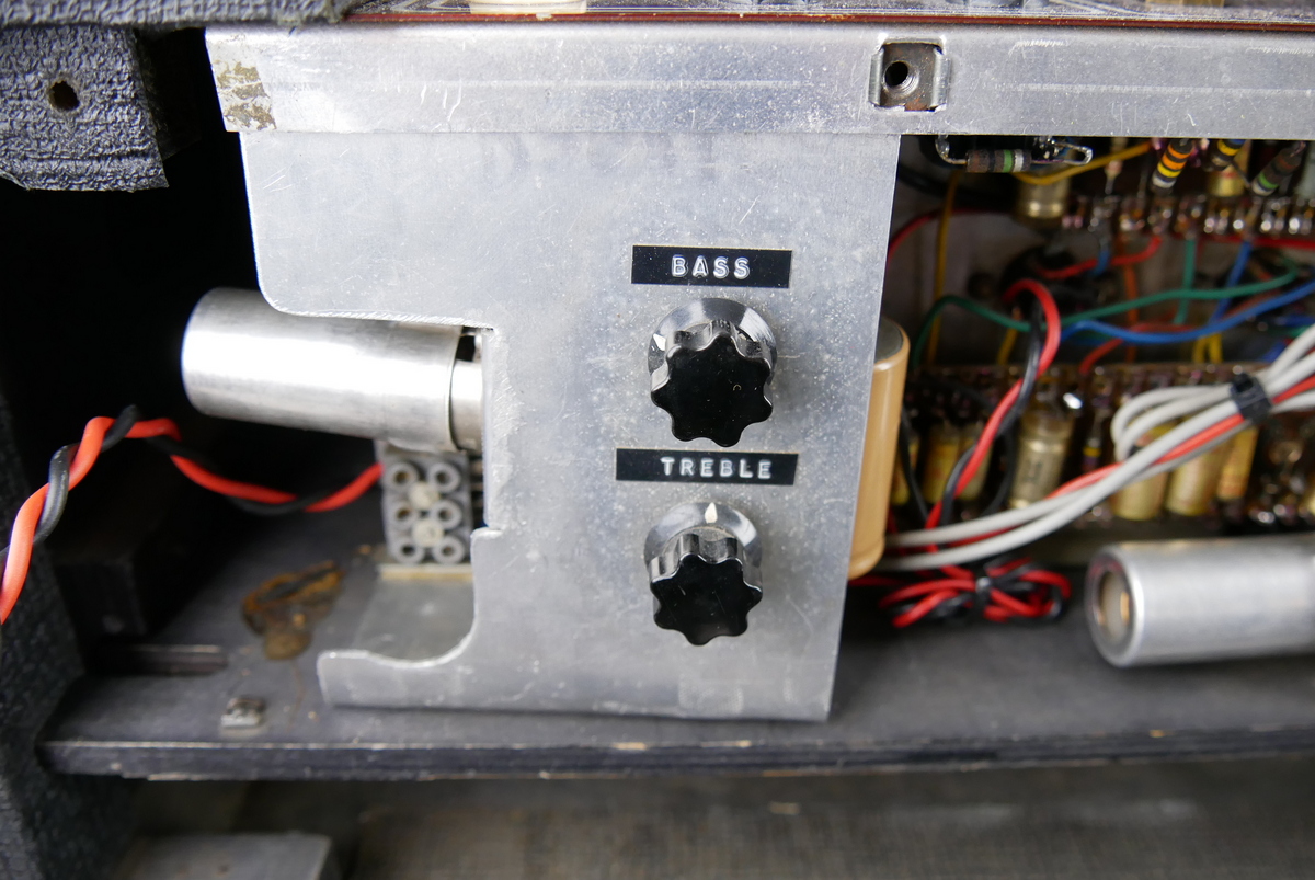 img/vintage/4675/Vox_AC_30_Head_copper_panel_top_boost_black_1963-011.JPG