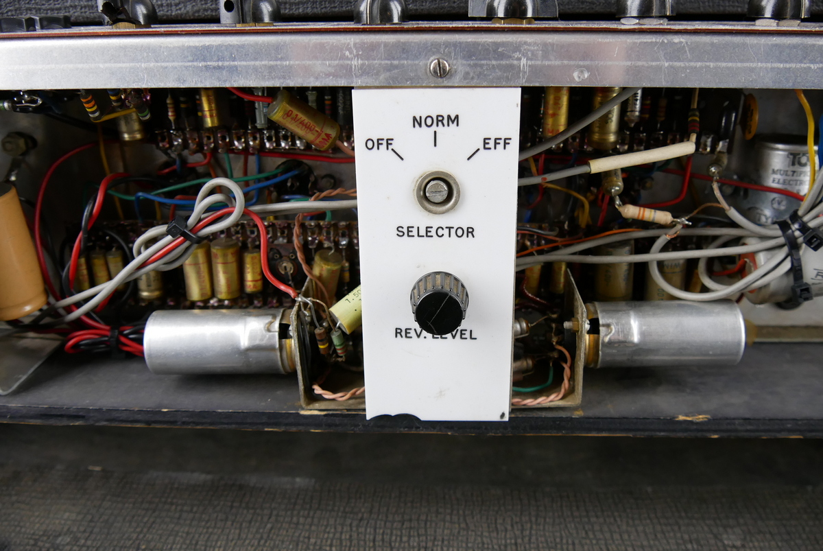 Vox_AC_30_Head_copper_panel_top_boost_black_1963-012.JPG