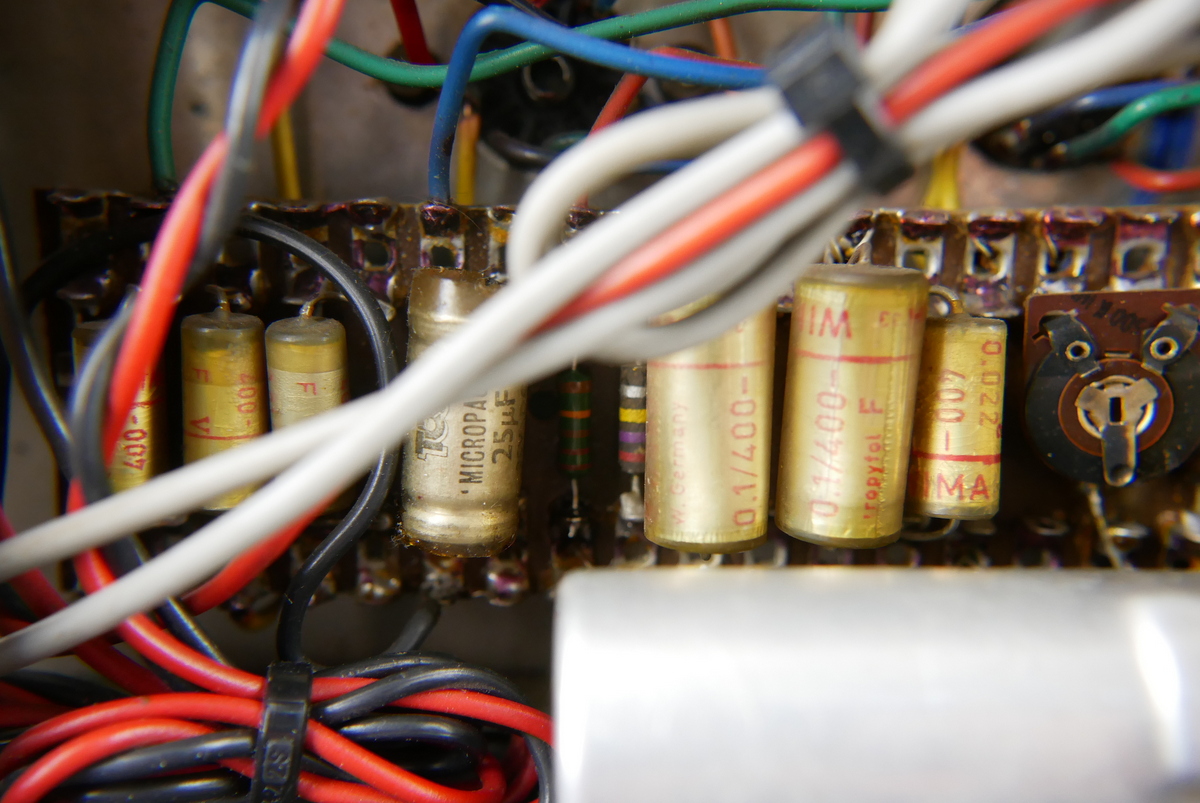 img/vintage/4675/Vox_AC_30_Head_copper_panel_top_boost_black_1963-021.JPG