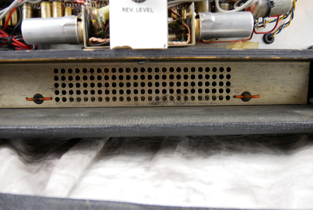 img/vintage/4675/Vox_AC_30_Head_copper_panel_top_boost_black_1963-027.JPG