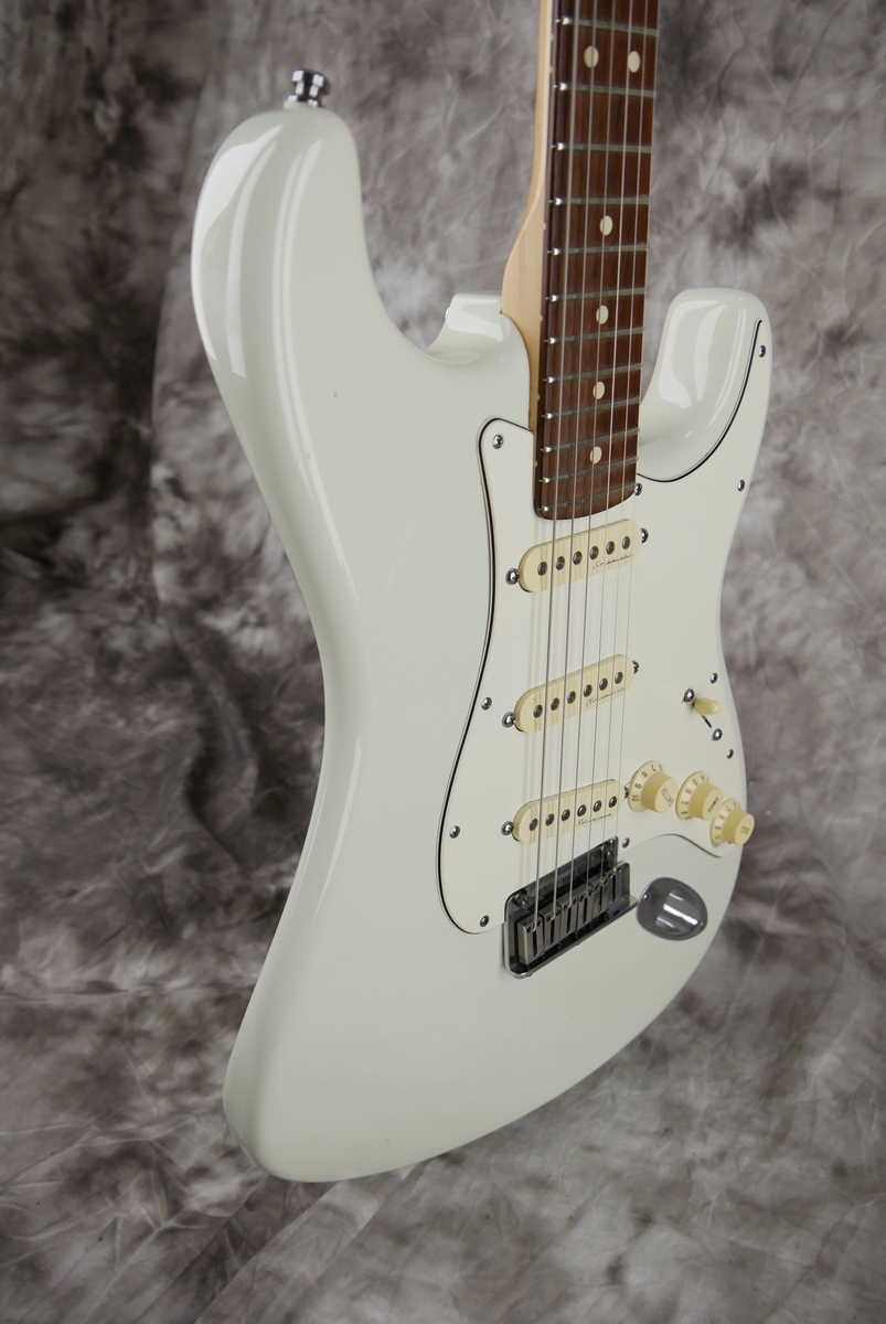 Fender_Stratocaster_Custom_Shop_Jeff_Beck_white_2014-005.JPG