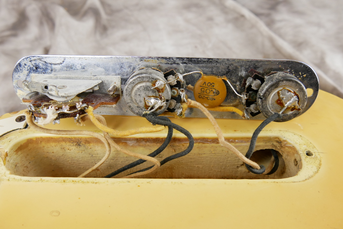 img/vintage/4685/Fender_Telecaster_maple_cap_olympic_white_1967-015.JPG