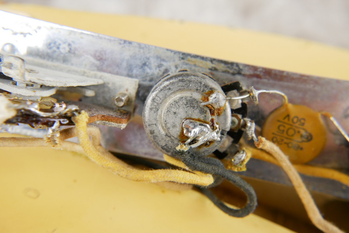 img/vintage/4685/Fender_Telecaster_maple_cap_olympic_white_1967-016.JPG