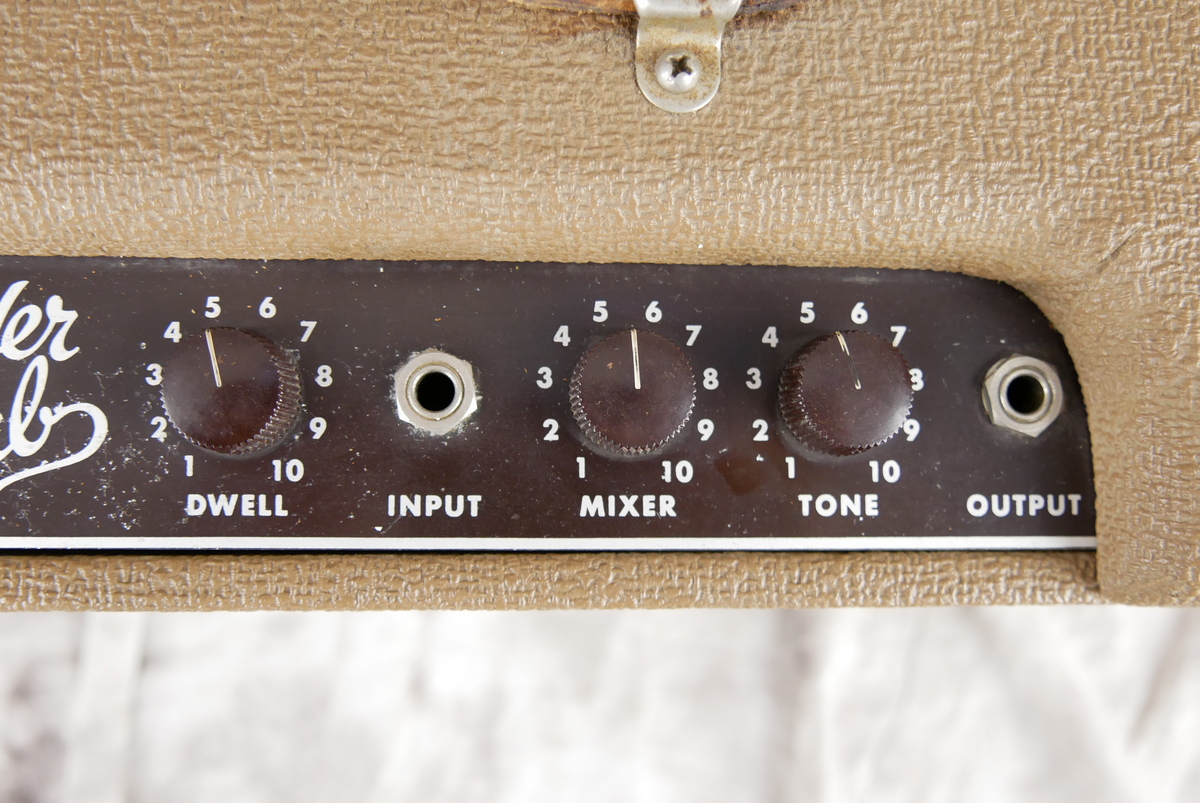 img/vintage/4687/Fender_Reverb_tank_unit_brown_1961-005.JPG