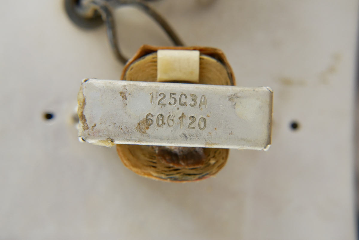 img/vintage/4687/Fender_Reverb_tank_unit_brown_1961-024.JPG