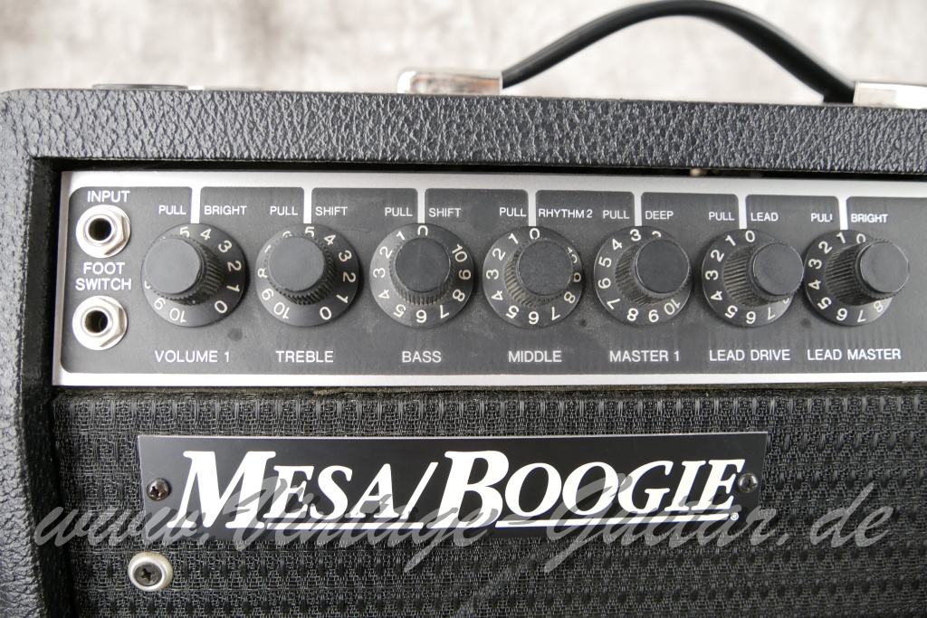 img/vintage/4691/Mesa_Boogie_Mk_III_blue_stripe_black_1988-005.JPG