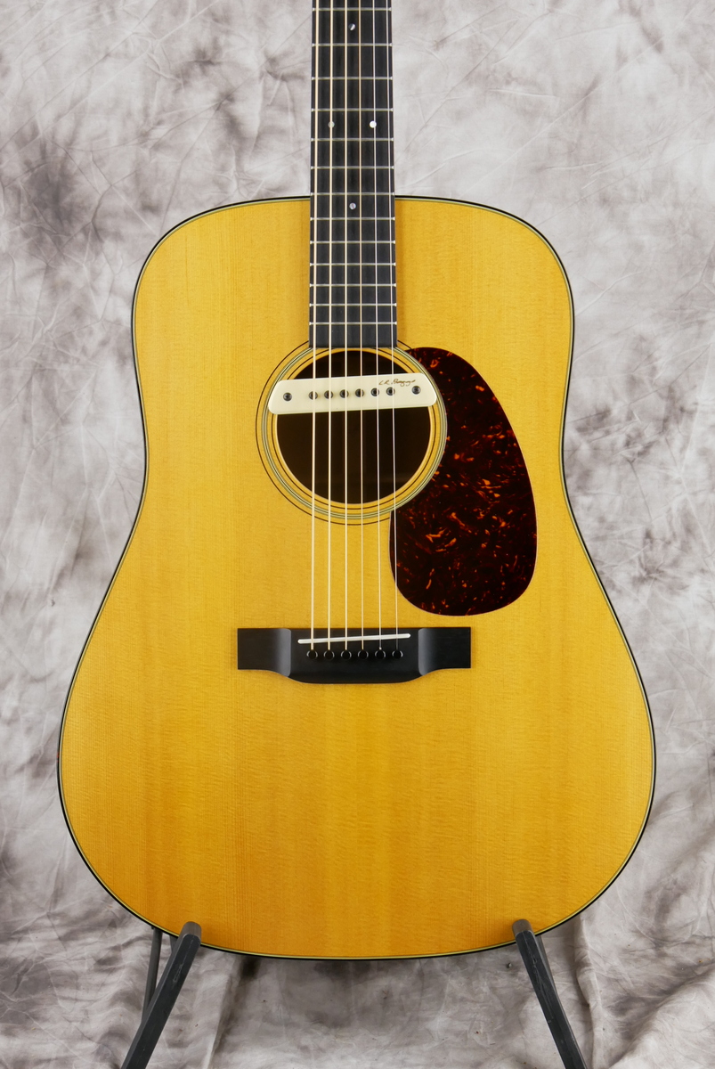 img/vintage/4698/Martin_D_18_Centennial_natural_2016-003.JPG