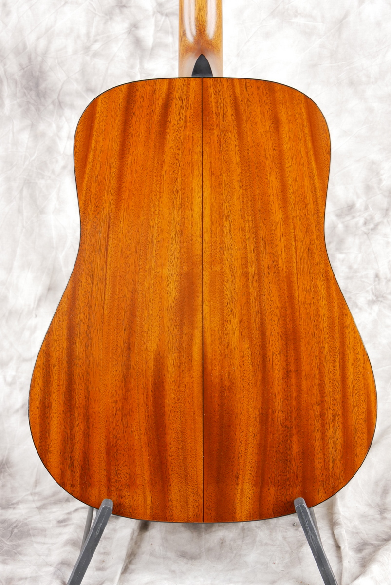 img/vintage/4698/Martin_D_18_Centennial_natural_2016-004.JPG