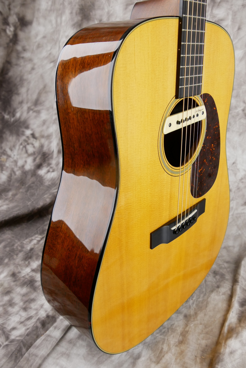 img/vintage/4698/Martin_D_18_Centennial_natural_2016-005.JPG