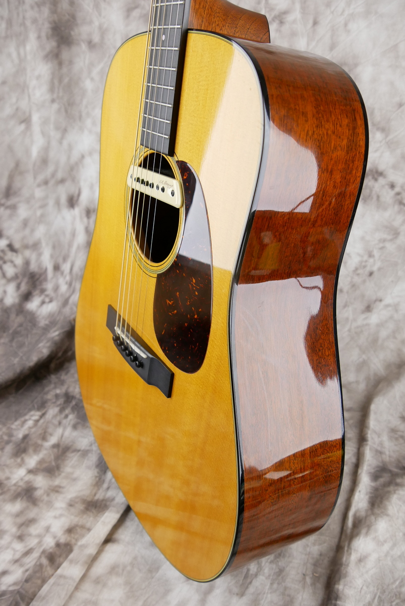 img/vintage/4698/Martin_D_18_Centennial_natural_2016-006.JPG