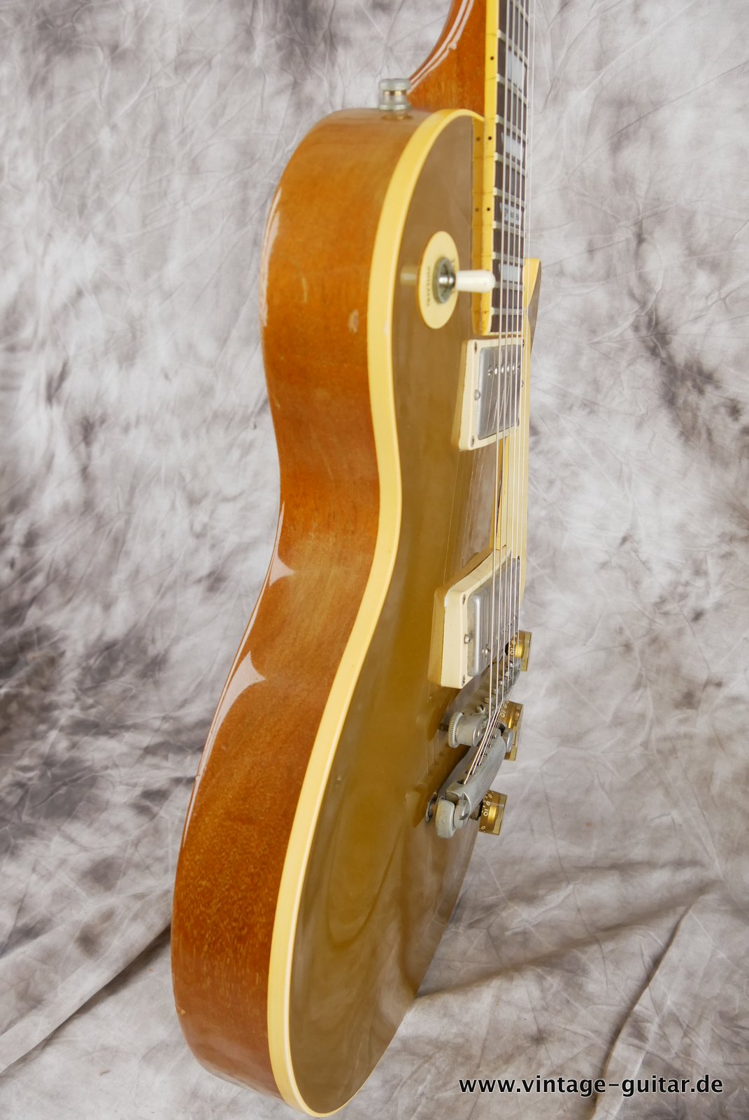 Gibson-Les-Paul-Goldtop-30th-Anniversary-1982-008.JPG