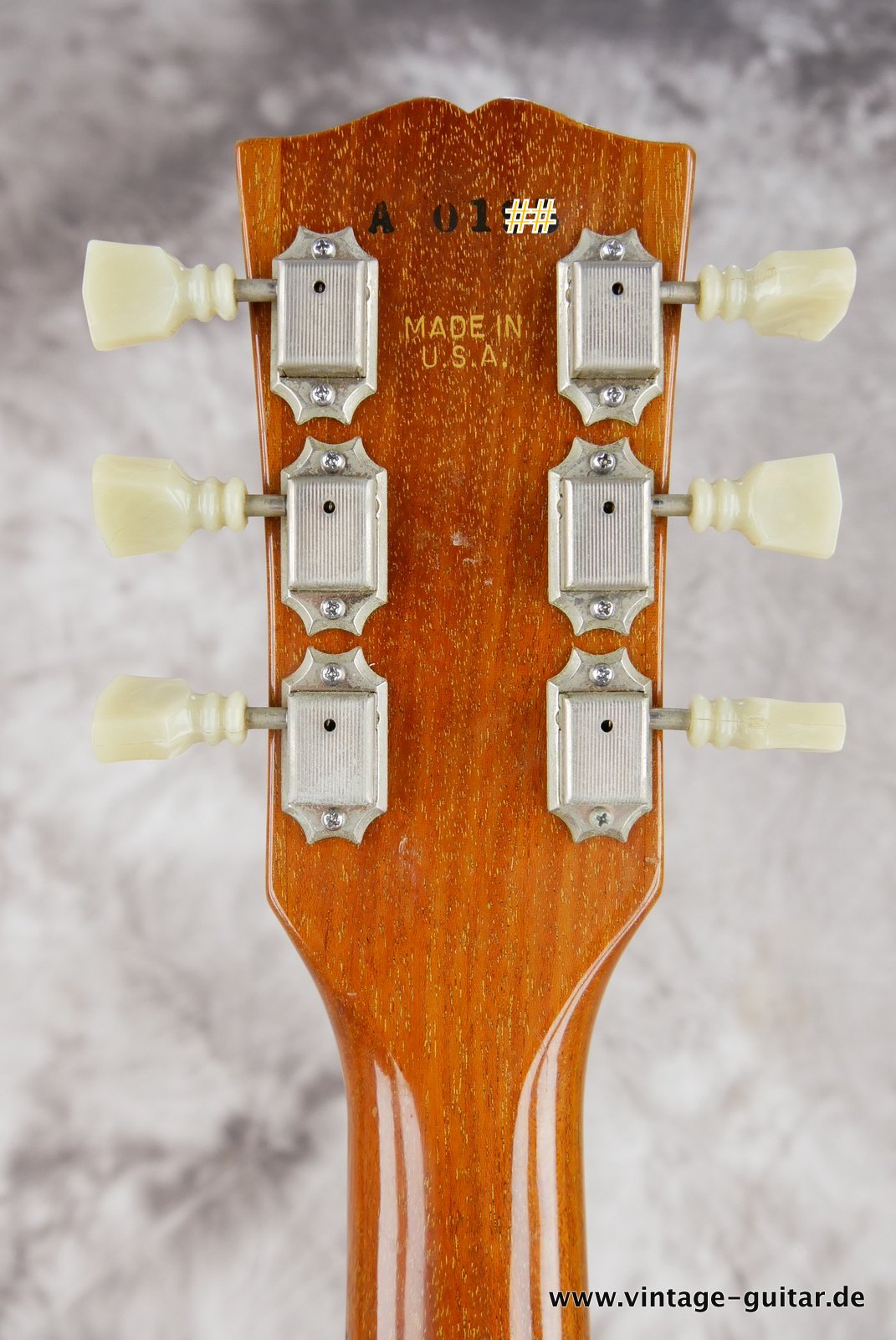 Gibson-Les-Paul-Goldtop-30th-Anniversary-1982-012.JPG