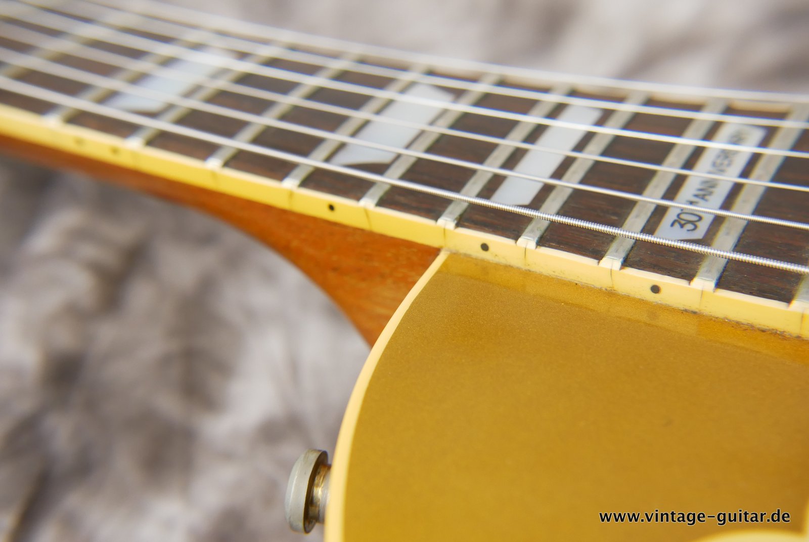 Gibson-Les-Paul-Goldtop-30th-Anniversary-1982-016.JPG