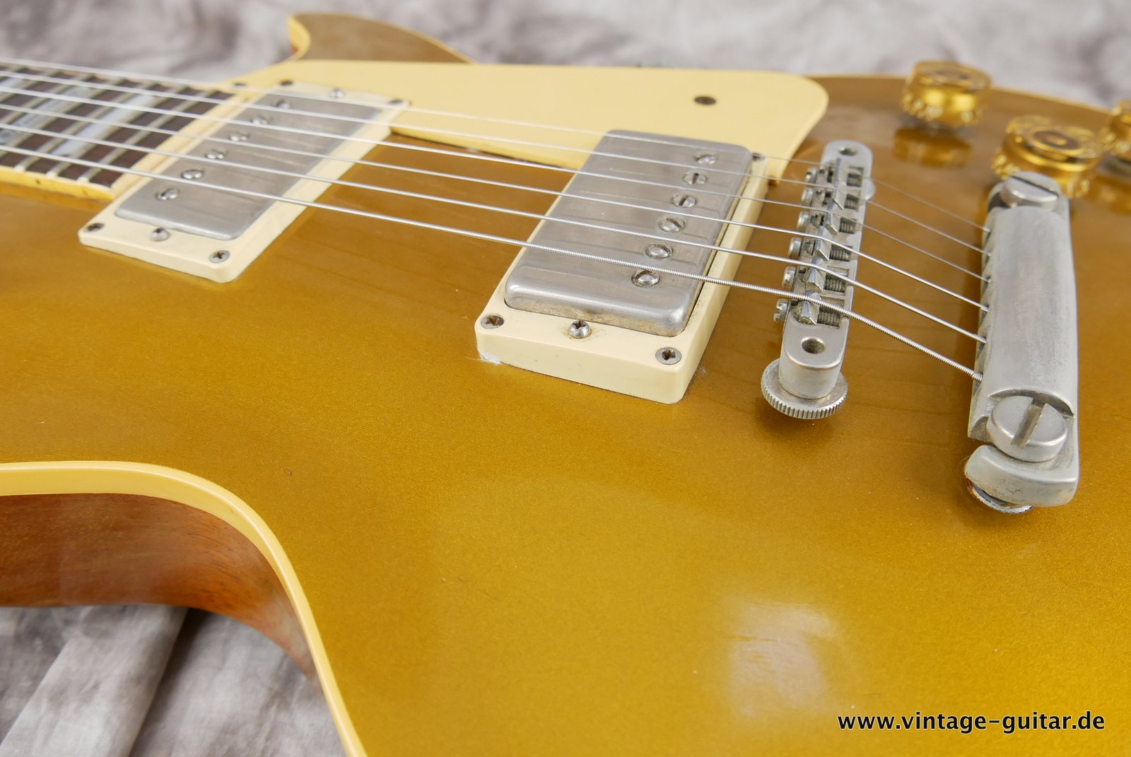 Gibson-Les-Paul-Goldtop-30th-Anniversary-1982-018.JPG