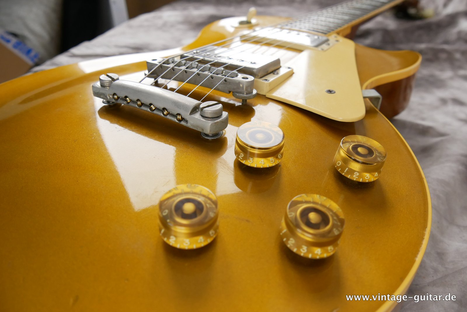 Gibson-Les-Paul-Goldtop-30th-Anniversary-1982-019.JPG