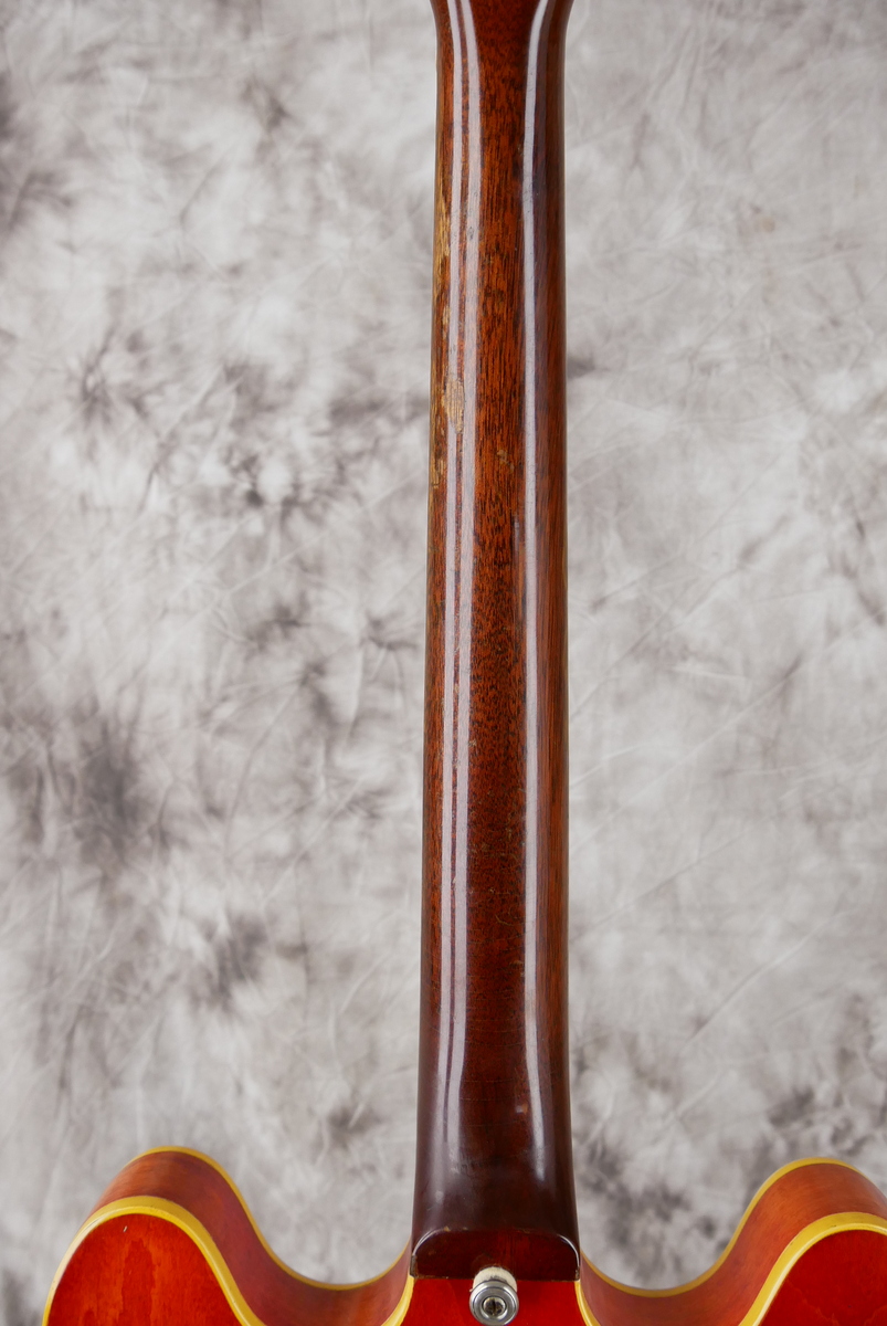 img/vintage/4717/Gibson_ES_330_TDC_cherry_1967-012.JPG