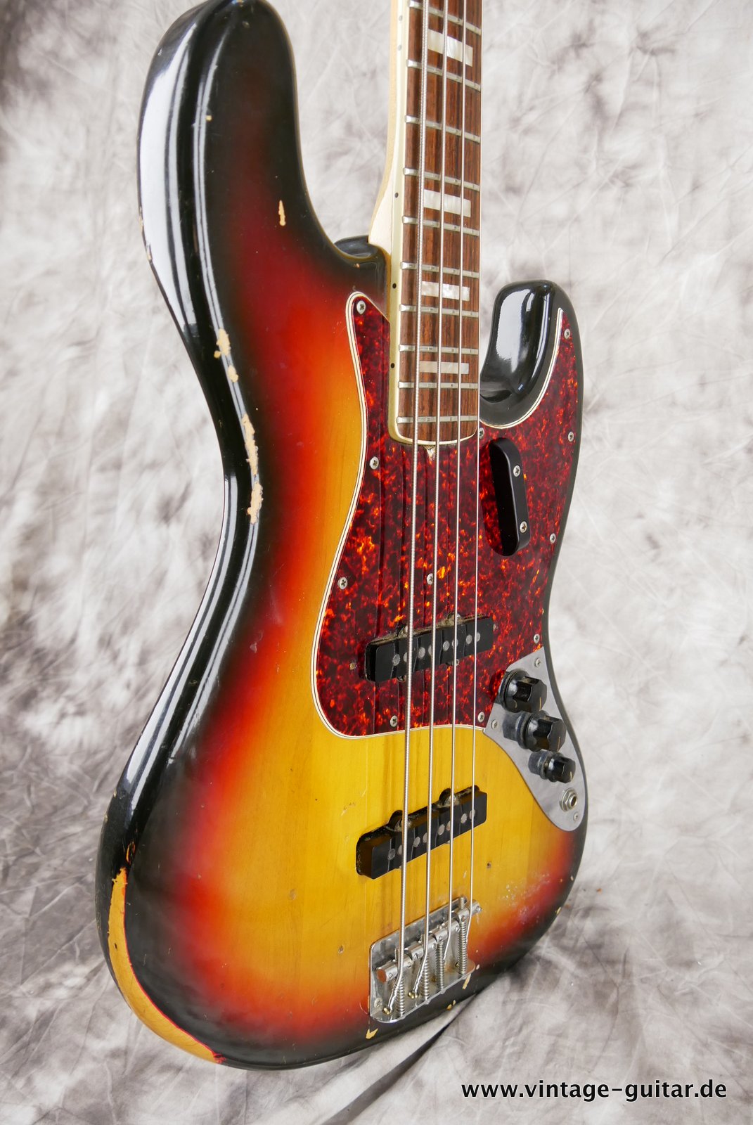 Fender-Jazz-Bass-1972-sunburst-009.JPG