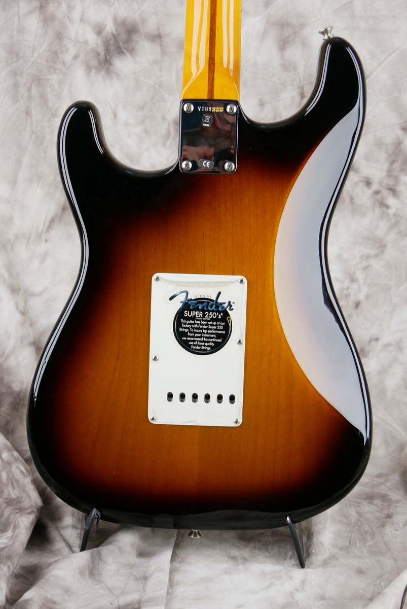 Fender_Stratocaster_57_AVRI_sunburst_2016-004.JPG