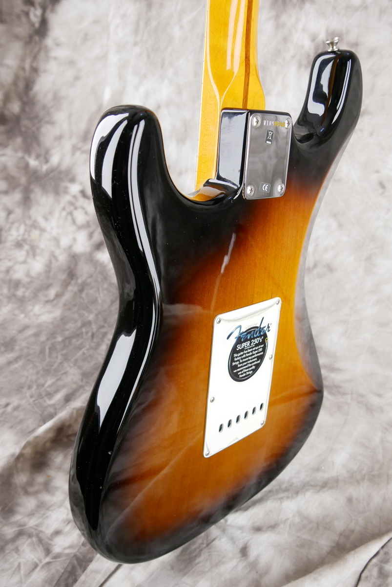 Fender_Stratocaster_57_AVRI_sunburst_2016-007.JPG