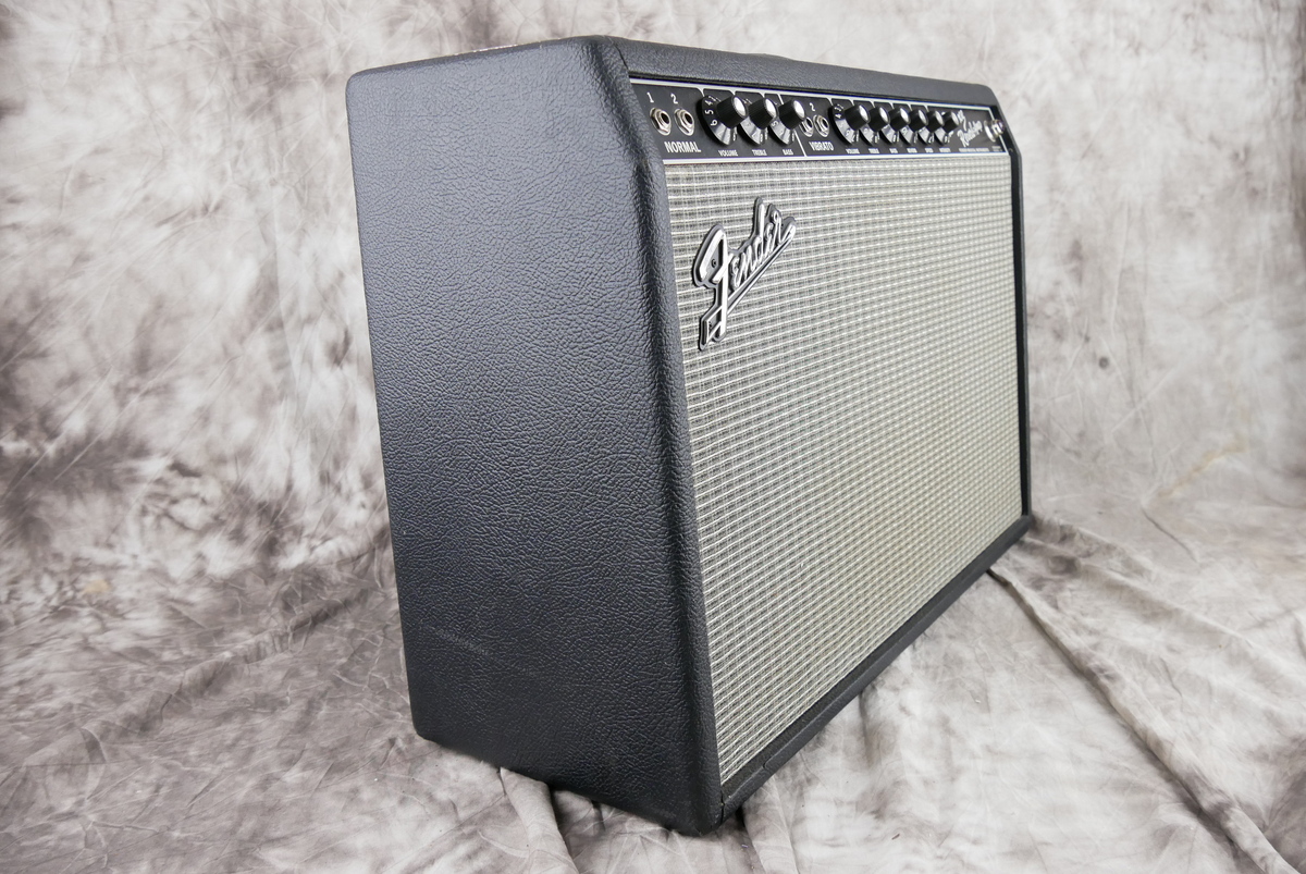 img/vintage/4726/Fender_Deluxe_Reverb_65_RI_black_2007-003.JPG