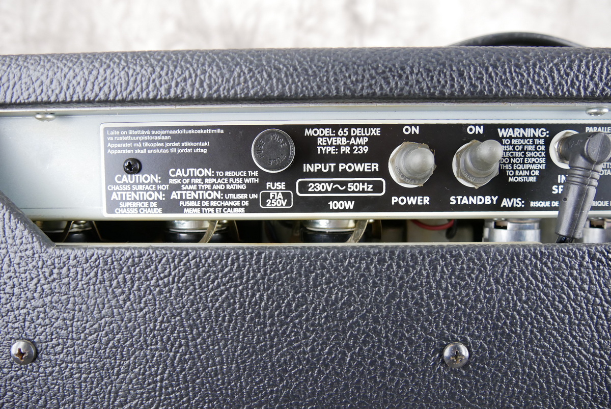 img/vintage/4726/Fender_Deluxe_Reverb_65_RI_black_2007-007.JPG
