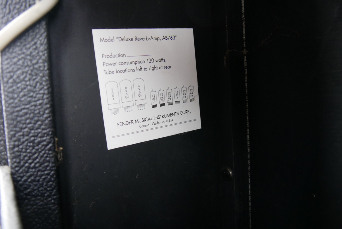 img/vintage/4726/Fender_Deluxe_Reverb_65_RI_black_2007-009.JPG