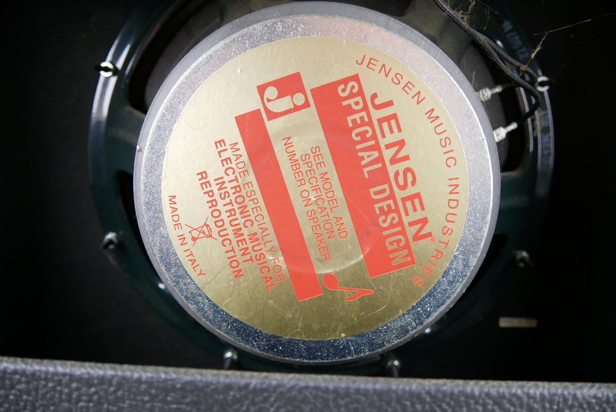img/vintage/4726/Fender_Deluxe_Reverb_65_RI_black_2007-010.JPG