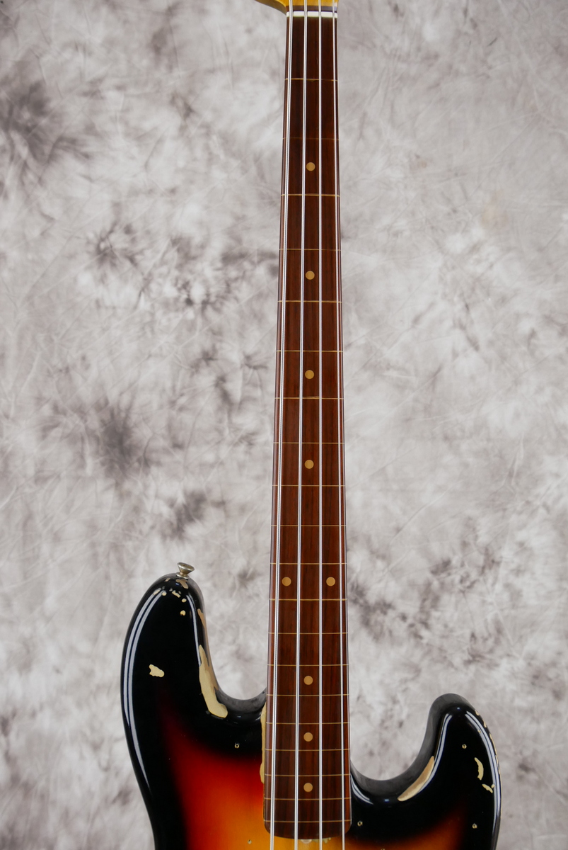 Fender_Jazz_Bass_fretless_Jaco_Pastorius_Custom_shop_sunburst_2010-011.JPG