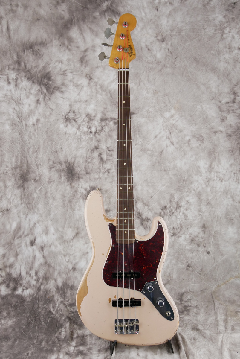 Fender_Jazz_Bass_Flea_signature_faded_shell_pink_2016-001.JPG