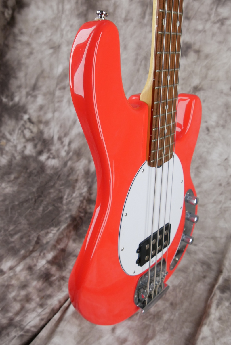 Sterling_by_MusicMan_StingRay_fiesta_red_2008-004.JPG