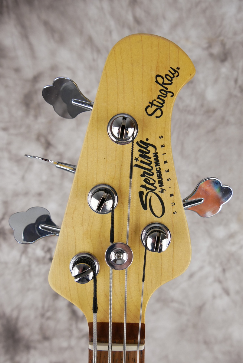 img/vintage/4735/Sterling_by_MusicMan_StingRay_fiesta_red_2008-008.JPG