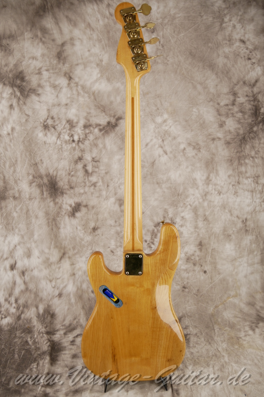 Fender_Precision_1982_Preci_Special_natural_USA-002.jpg