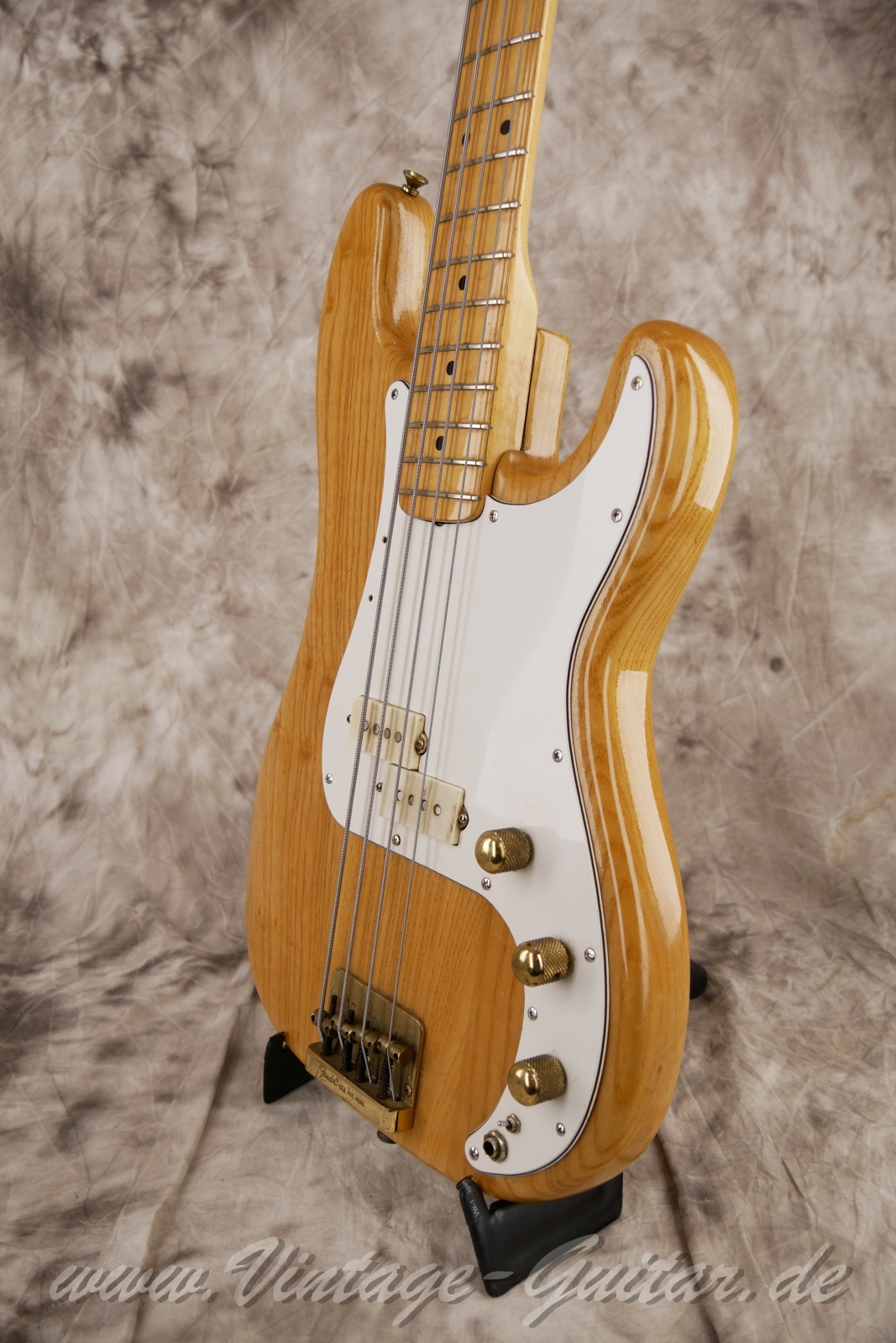 Fender_Precision_1982_Preci_Special_natural_USA-010.jpg