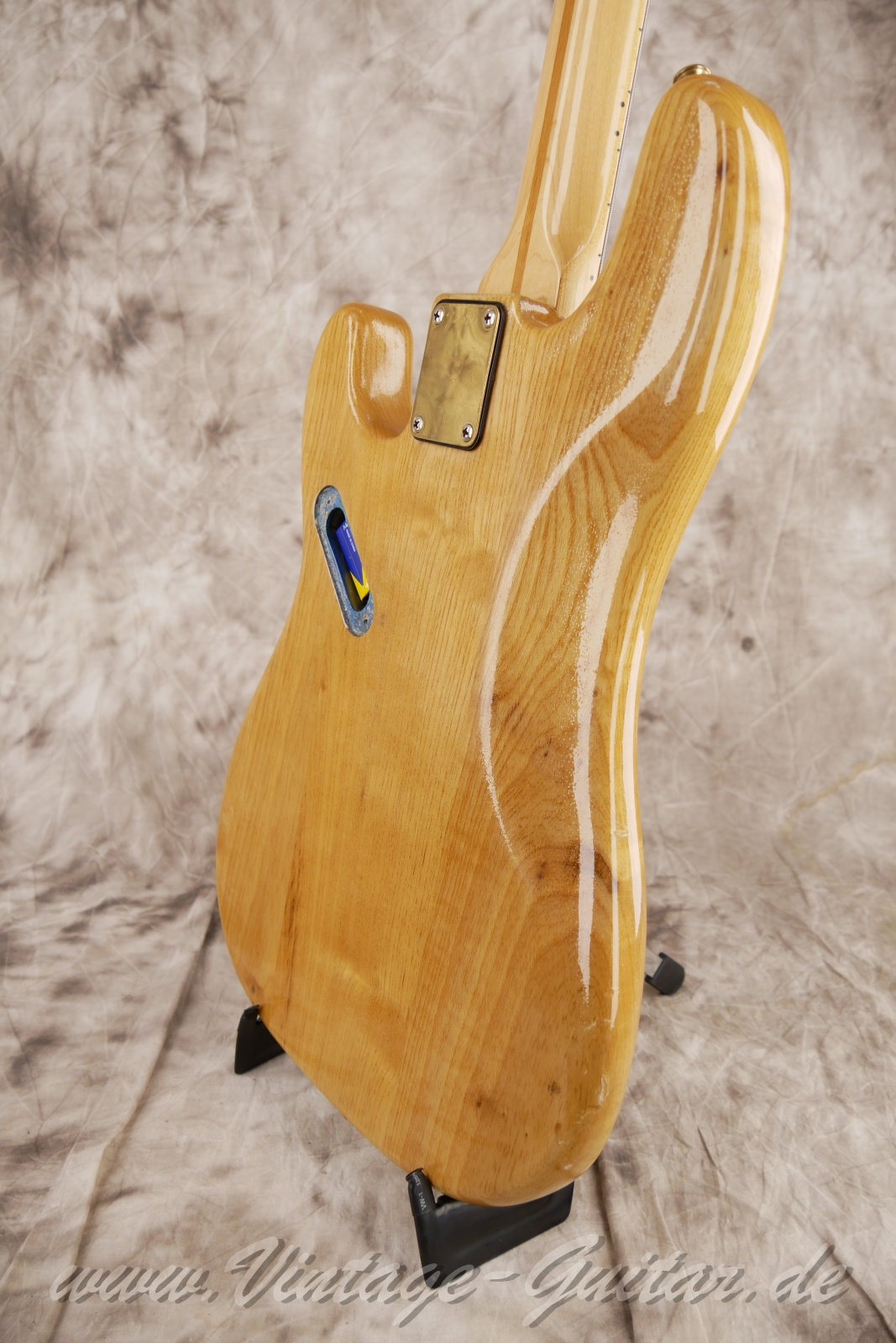 Fender_Precision_1982_Preci_Special_natural_USA-012.jpg