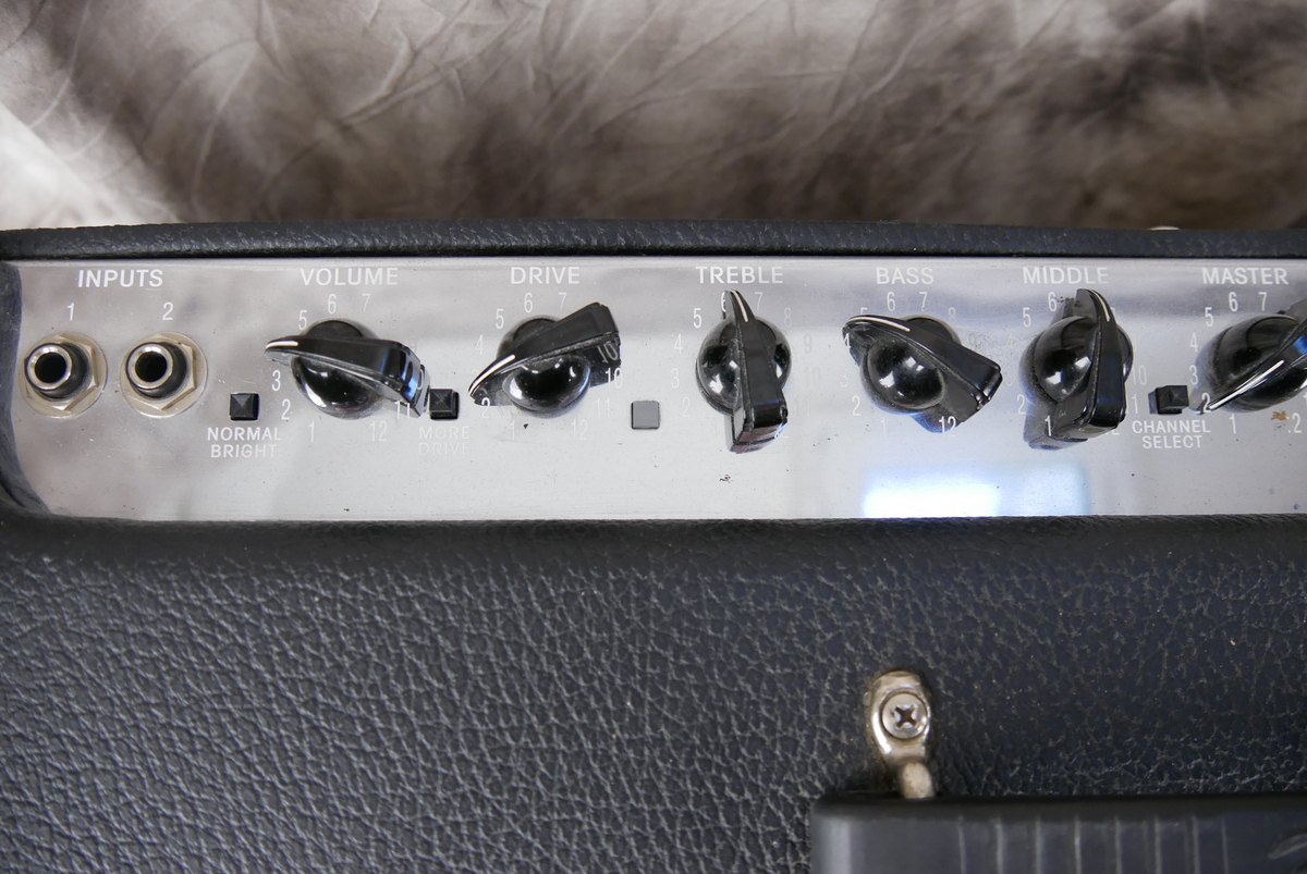 img/vintage/4748/Fender_Hot_Rod_Deluxe_USA_black_1999-006.JPG