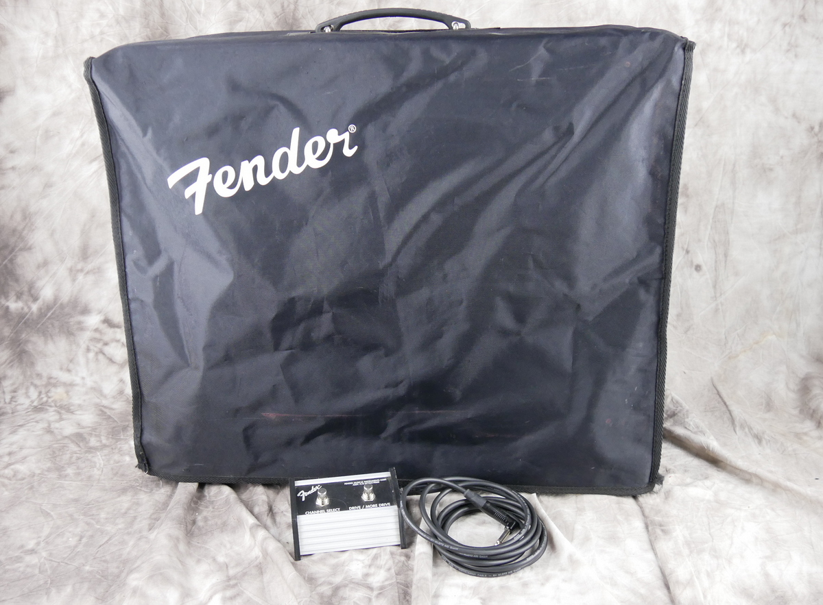 img/vintage/4748/Fender_Hot_Rod_Deluxe_USA_black_1999-010.JPG