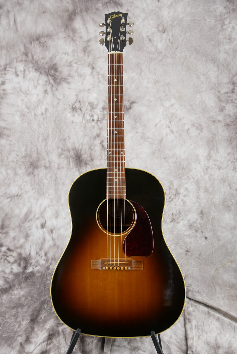 Gibson_J_45_sunburst_2015-001.JPG