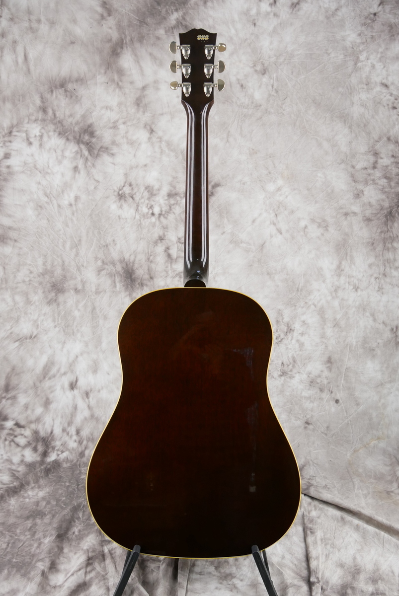 Gibson_J_45_sunburst_2015-002.JPG