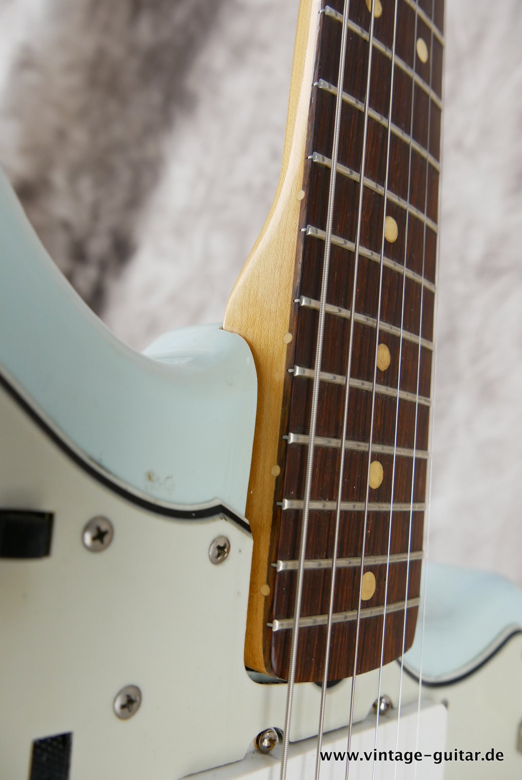 img/vintage/4766/Fender-Jazzmaster-1964-sonic-blue-original-014.JPG