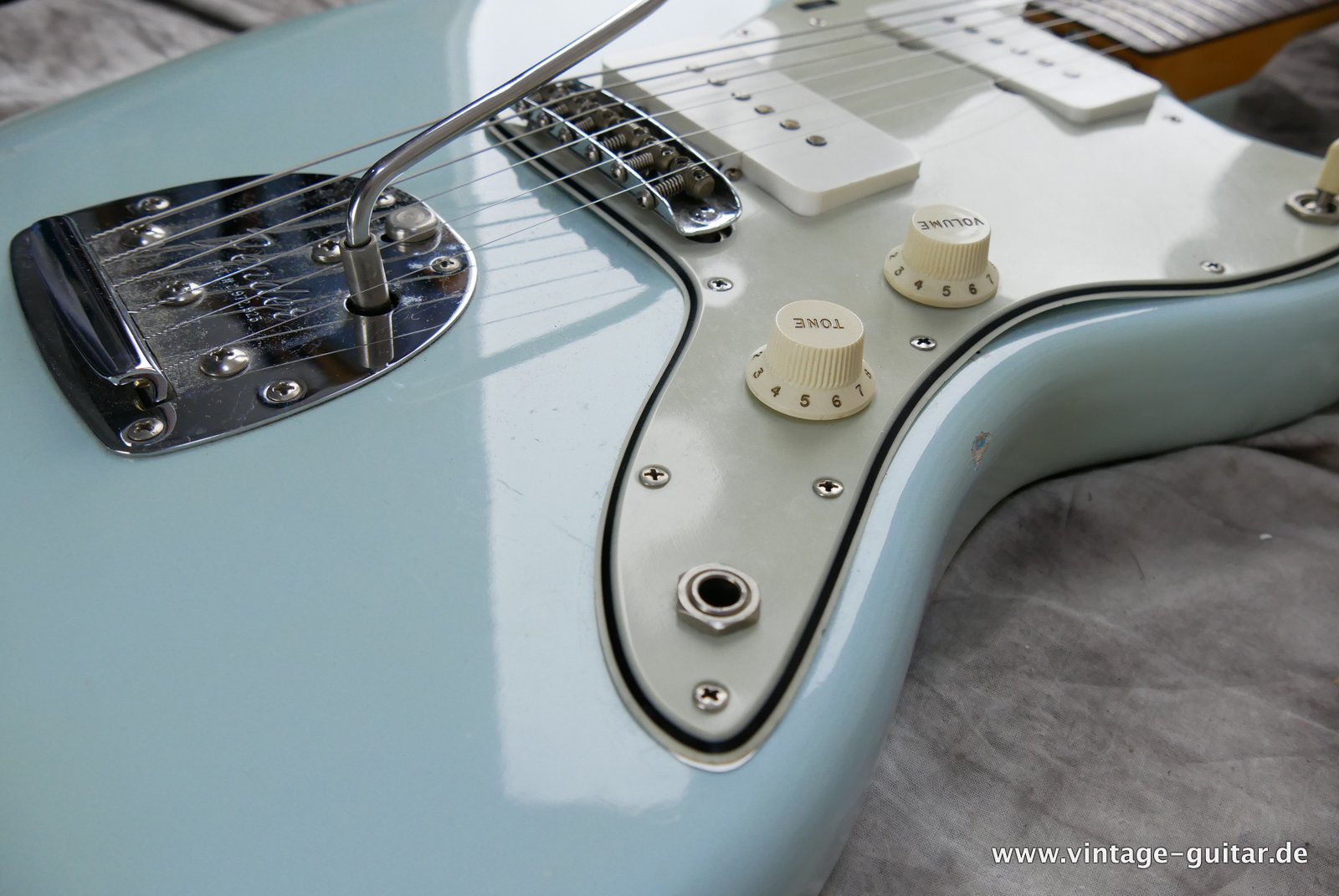 img/vintage/4766/Fender-Jazzmaster-1964-sonic-blue-original-019.JPG