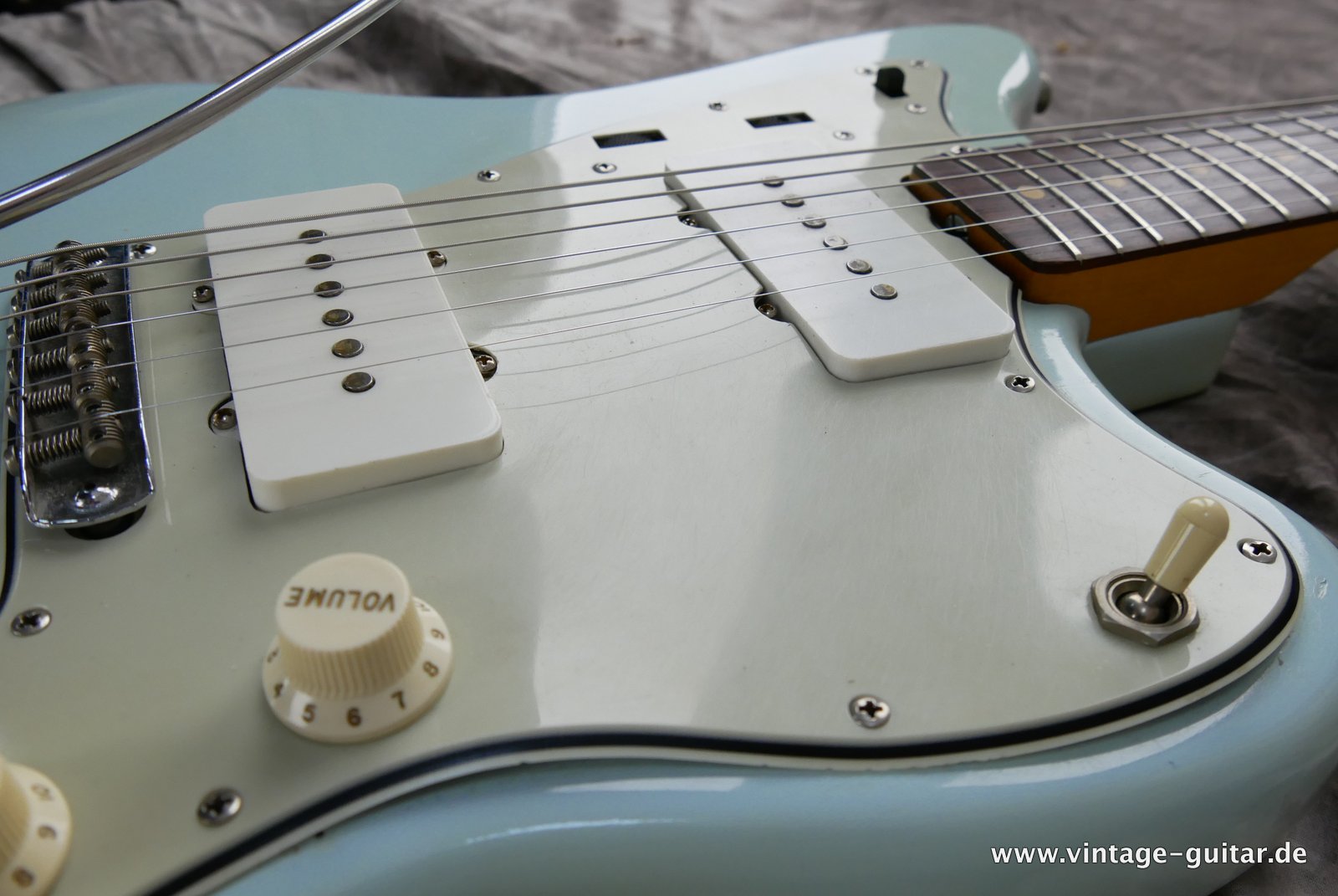 img/vintage/4766/Fender-Jazzmaster-1964-sonic-blue-original-020.JPG
