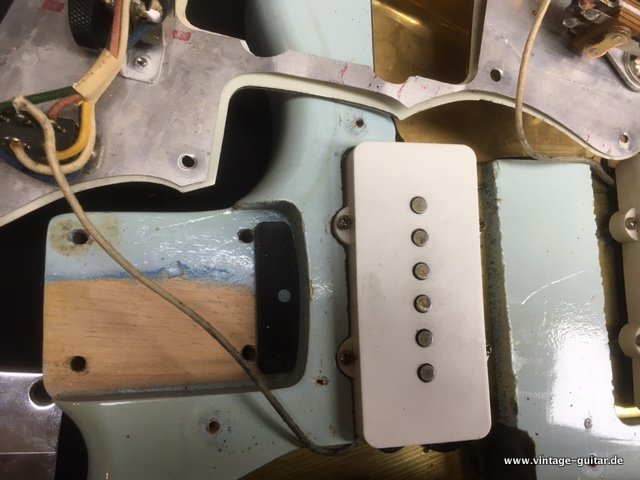 Fender-Jazzmaster-1964-sonic-blue-original-031.JPG